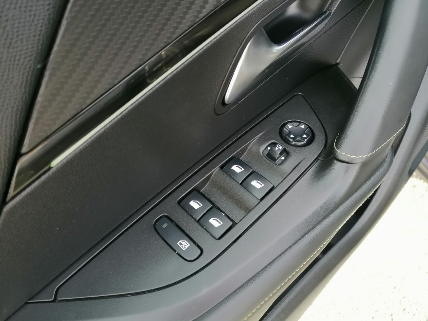 Peugeot 2008 SUV / Terénní 1,2 l 96 kw