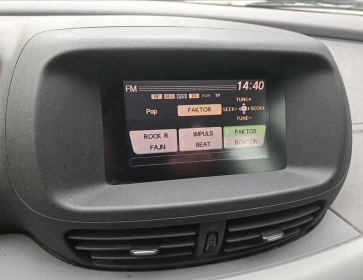 Nissan Almera Tino 25