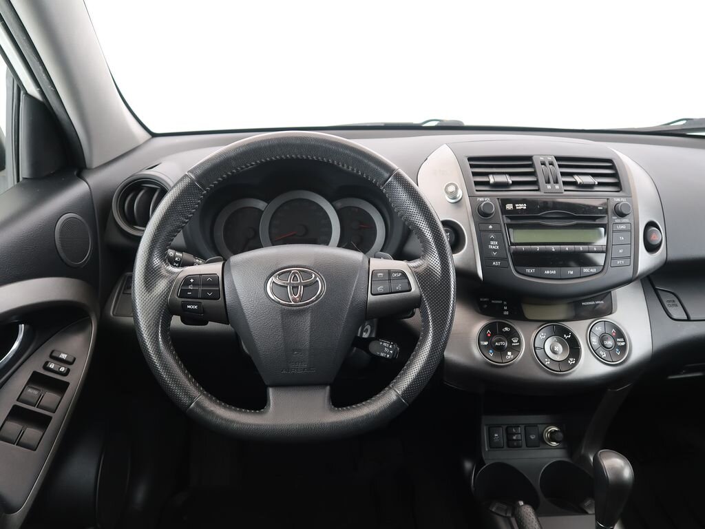 Toyota RAV4 SUV / Terénní 2,0 l 116 kw