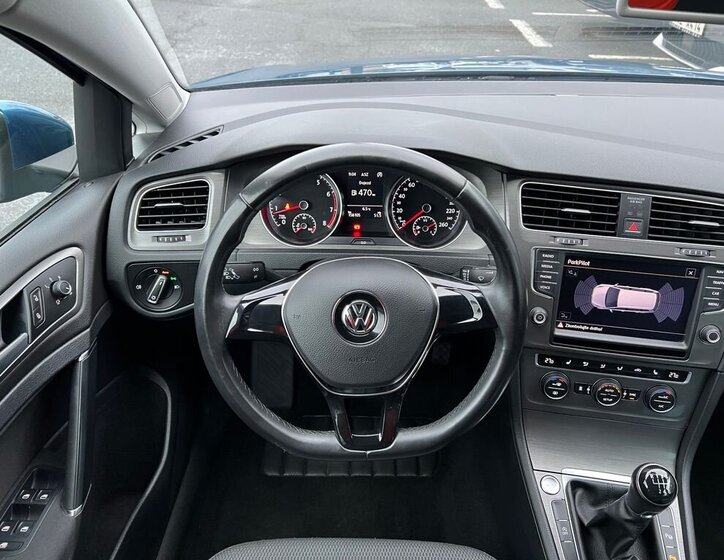 Volkswagen Golf 9