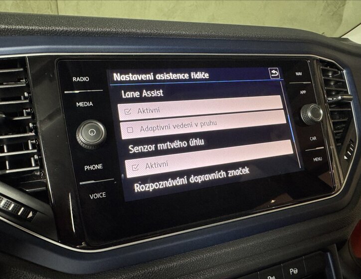 Volkswagen T-Roc SUV / Terénní 1,5 l 110 kw