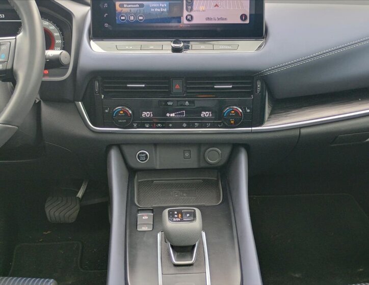 Nissan Qashqai SUV / Terénní 1,3 l 116 kw