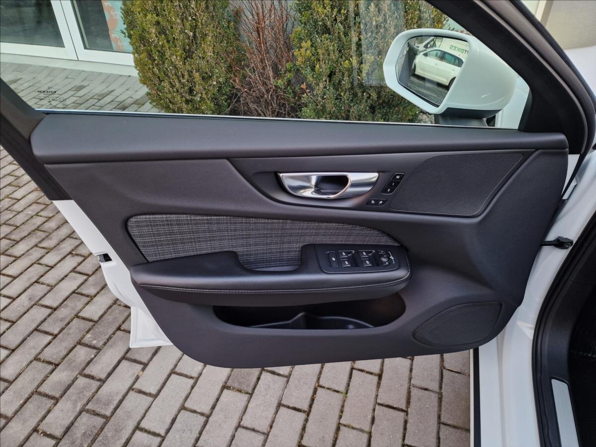 Volvo V60 Kombi 2,0 l 145 kw