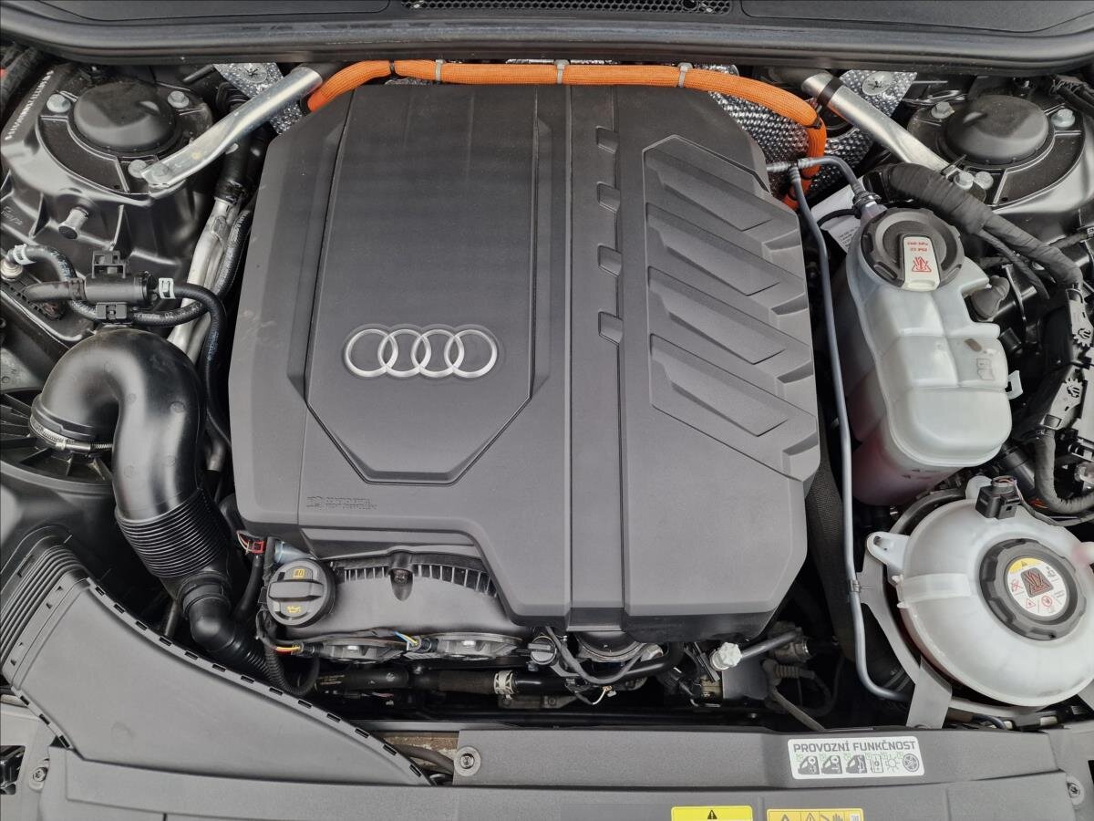 Audi A6 Kombi 2,0 l 220 kw