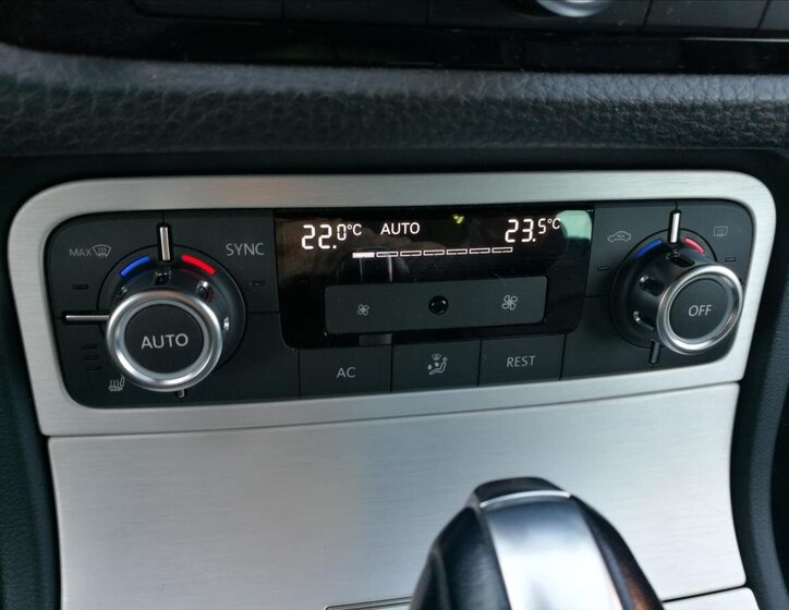 Volkswagen Touareg Kombi 3,0 l 180 kw