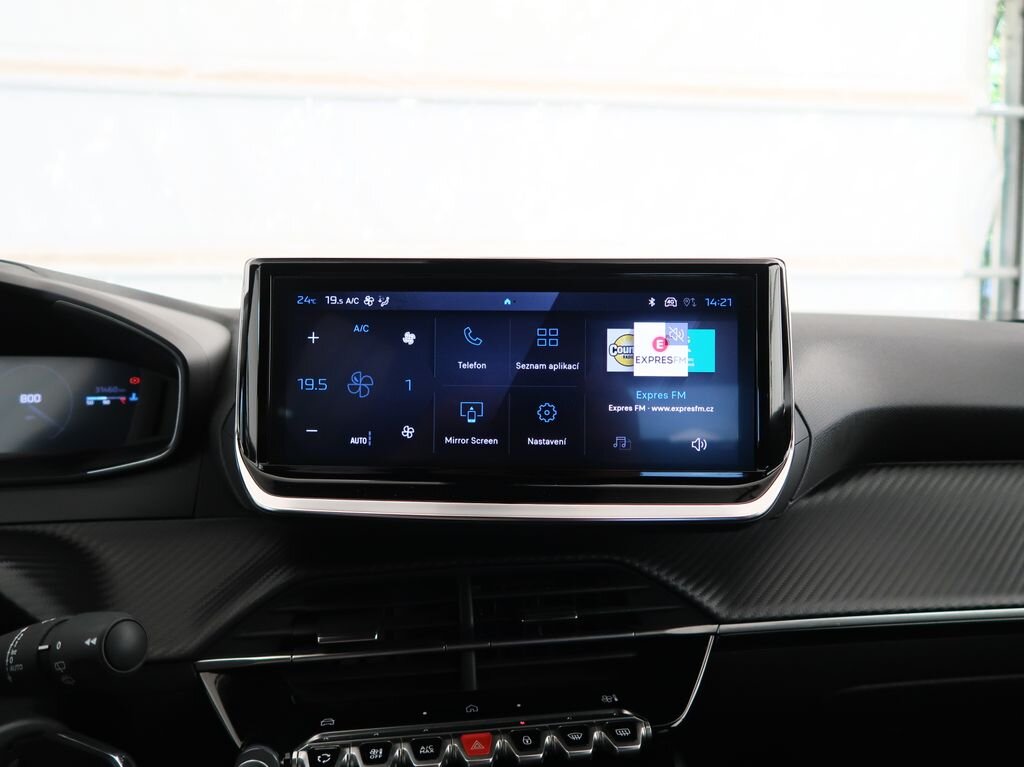 Peugeot 2008 SUV / Terénní 1,2 l 74 kw
