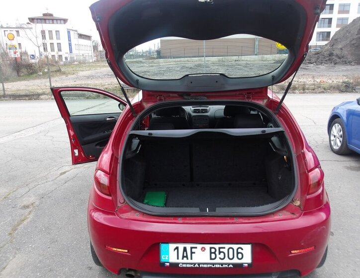Alfa Romeo 147 Hatchback 1,6 l 77 kw