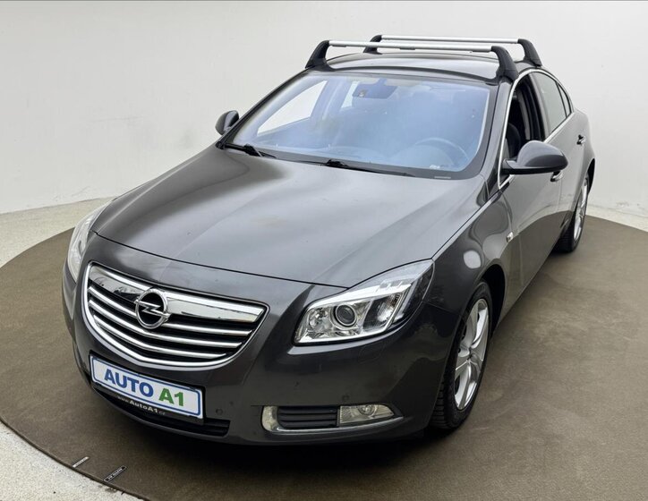 Opel Insignia Sedan / Limuzína 2,0 l 118 kw