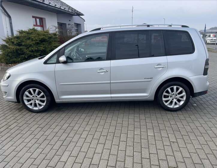Volkswagen Touran 2