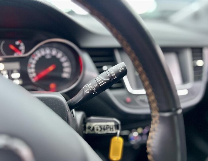 Opel Crossland X SUV 1,5 l 75 kw