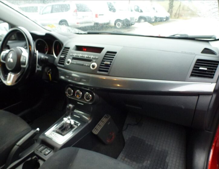 Mitsubishi Lancer Hatchback 2,0 l 217 kw