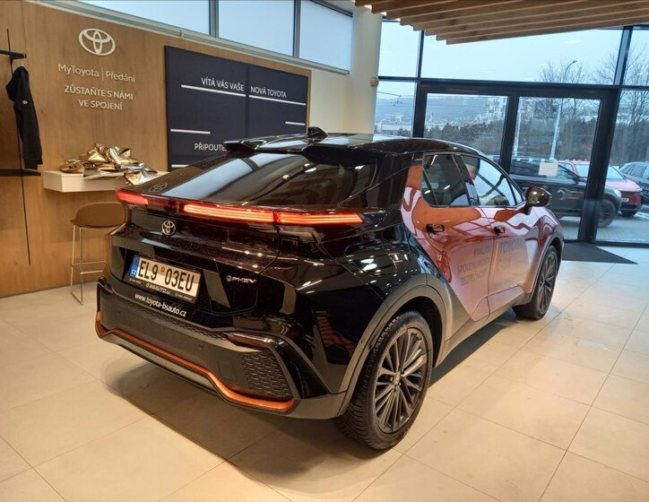 Toyota C-HR Hatchback 2,0 l 112 kw