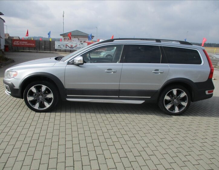 Volvo XC70 Kombi 2,4 l 151 kw