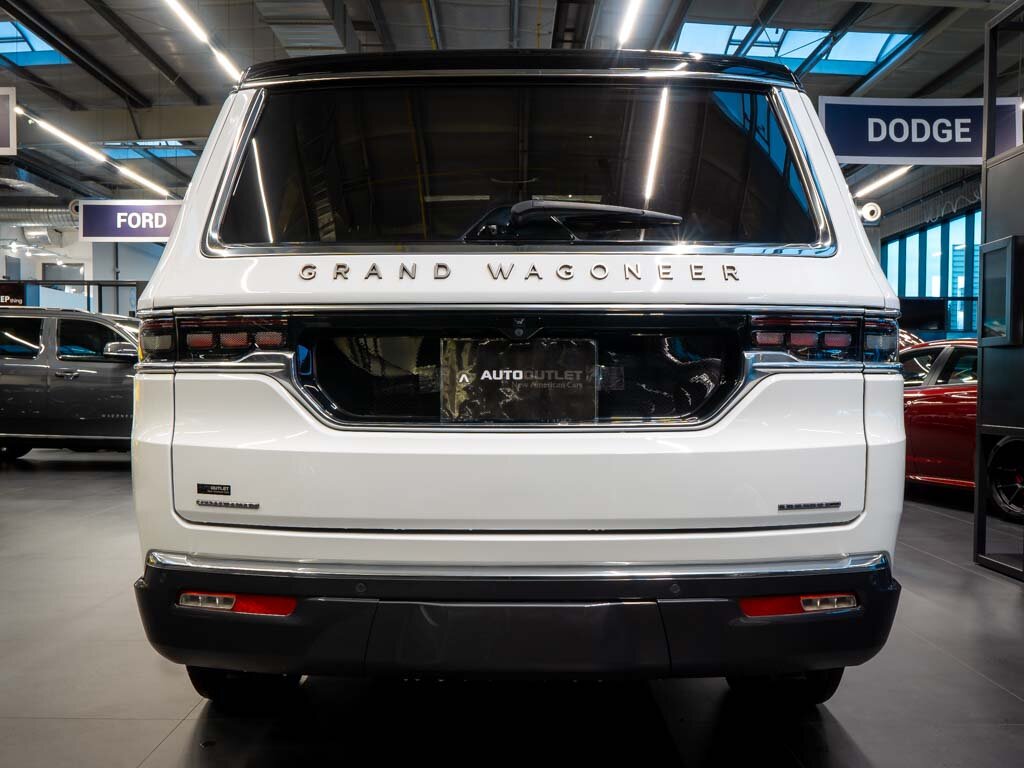 Jeep Grand Wagoneer SUV / Terénní 6,4 l 351 kw