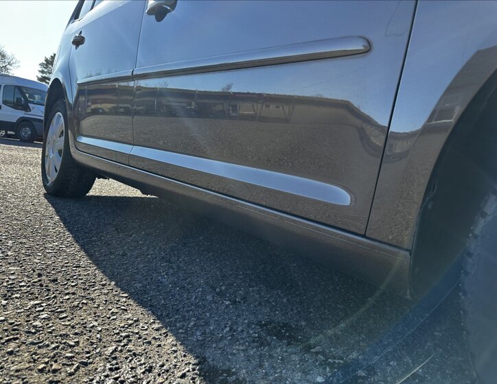 Volkswagen Touran MPV 1,2 l 77 kw