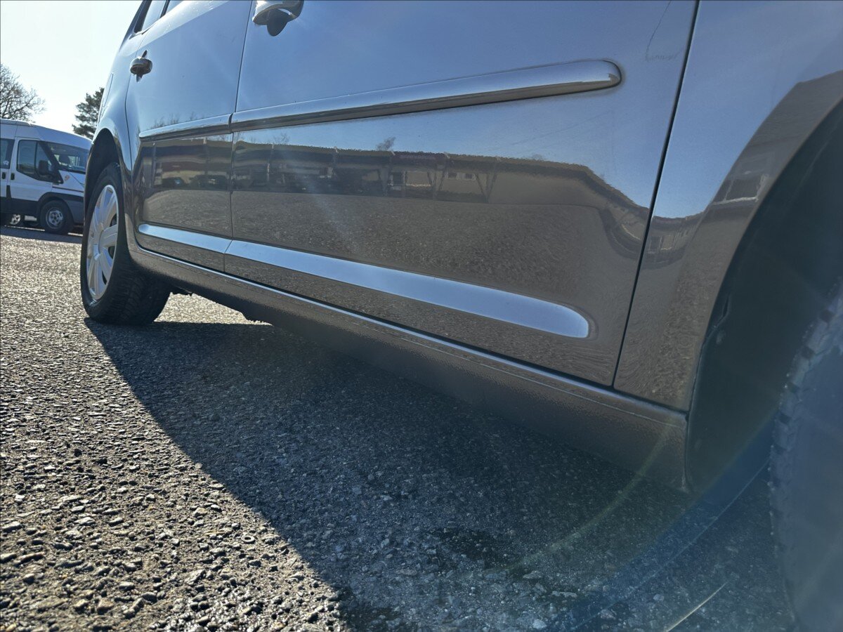 Volkswagen Touran MPV 1,2 l 77 kw