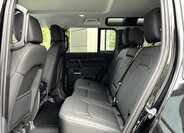 Land Rover Defender 17