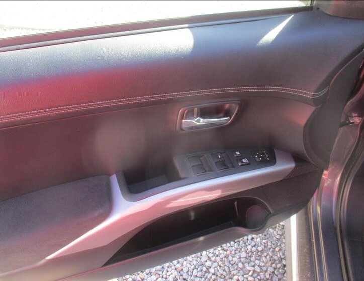 Mitsubishi Outlander SUV / Terénní 2,2 l 115 kw