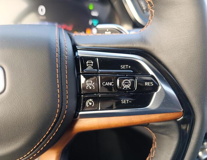 Jeep Grand Cherokee 22