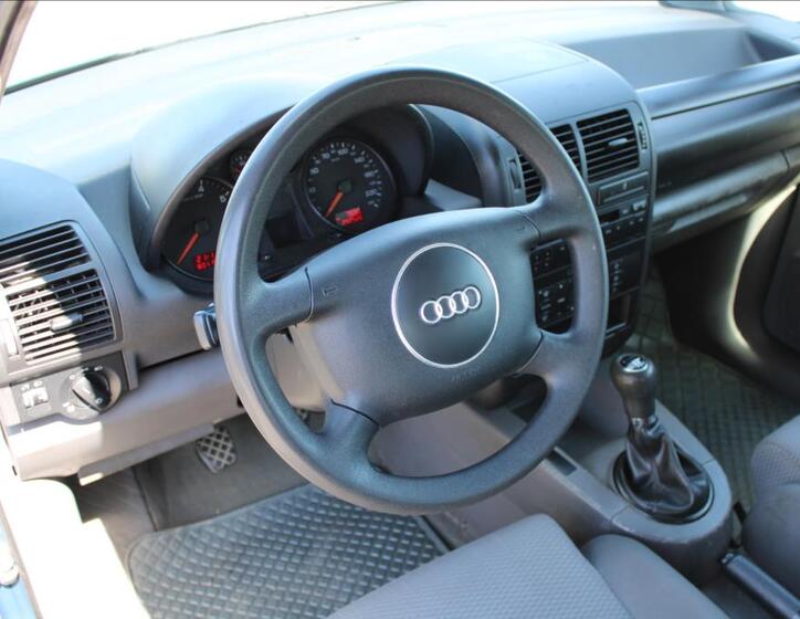 Audi A2 10