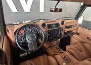 Land Rover Defender 22