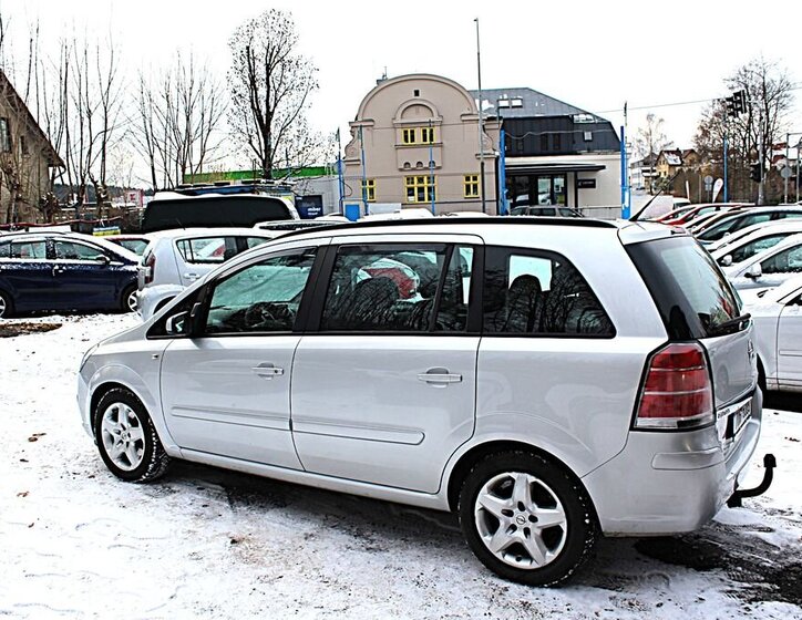 Opel Zafira 6