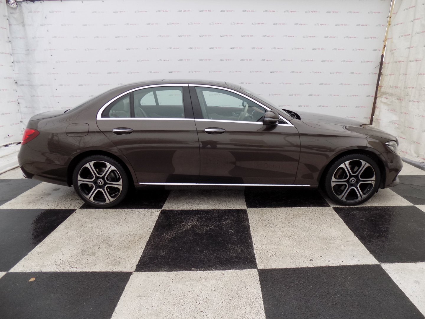 Mercedes-Benz Třídy E Sedan 2,0 l 143 kw