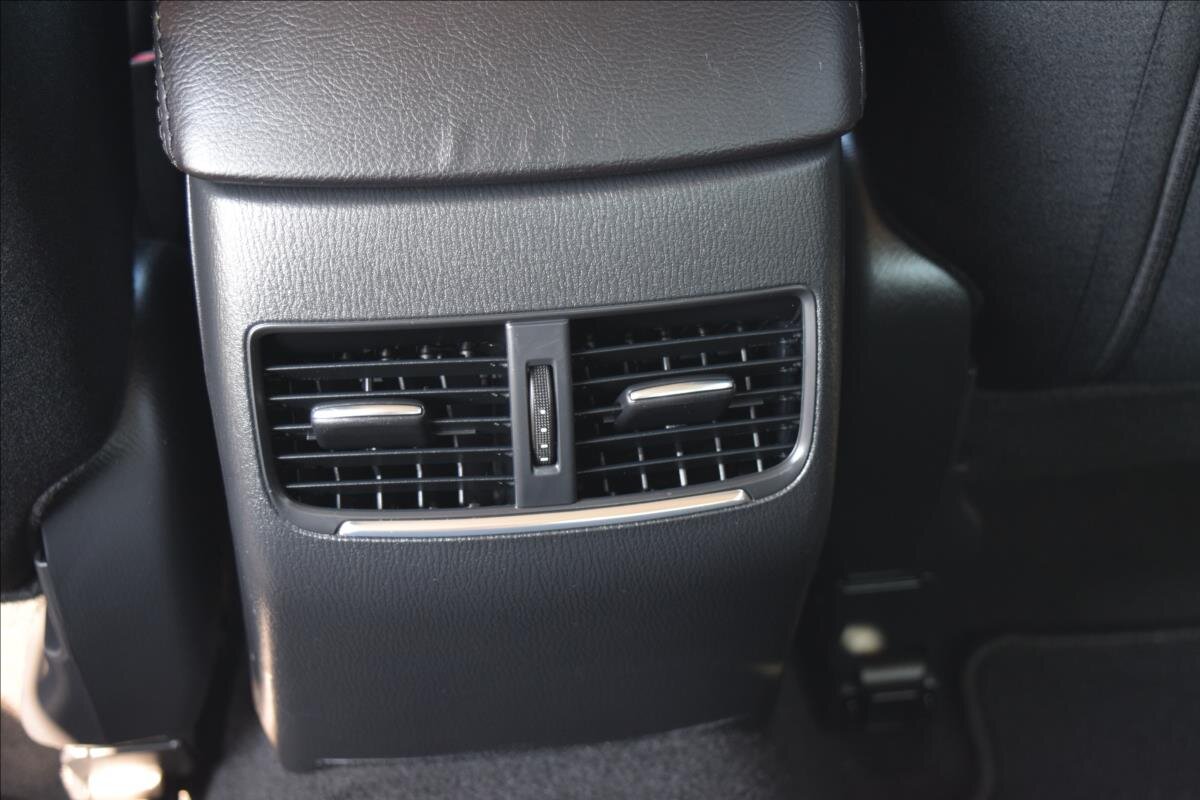 Mazda 6 Sedan / Limuzína 2,5 l 141 kw