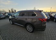 Mitsubishi Outlander 9