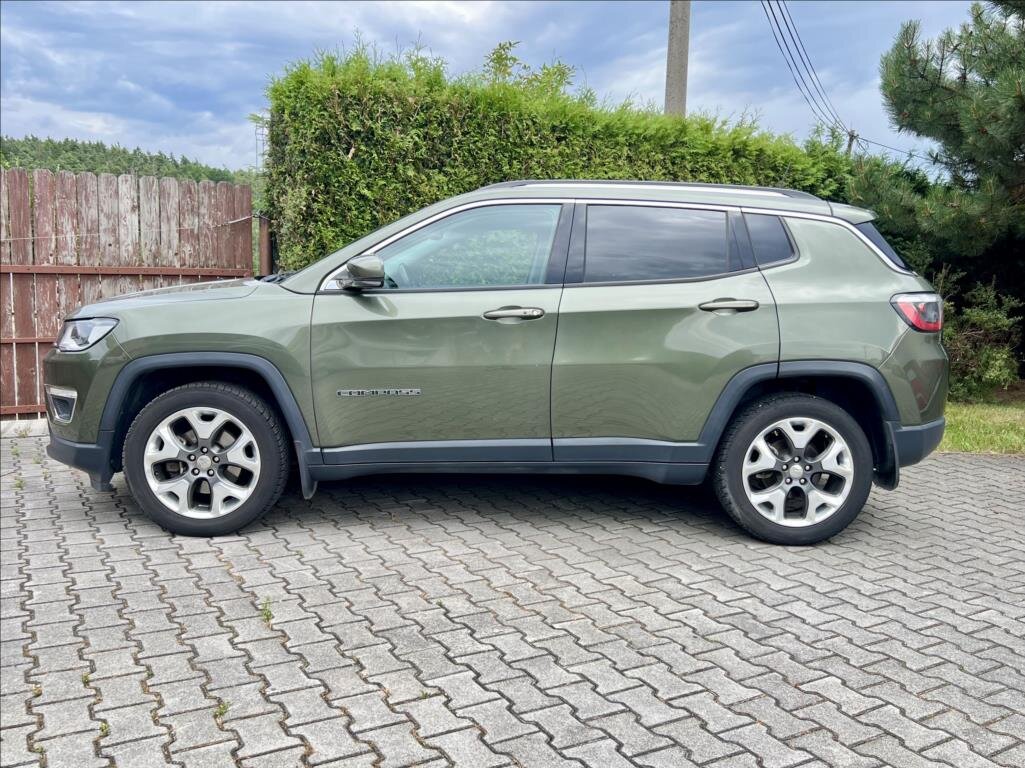 Jeep Compass SUV 1,4 l 103 kw