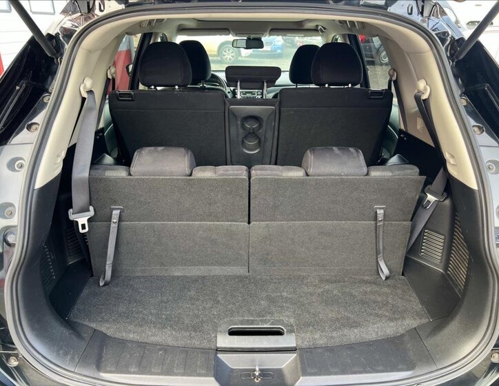 Nissan X-Trail SUV 1,6 l 96 kw