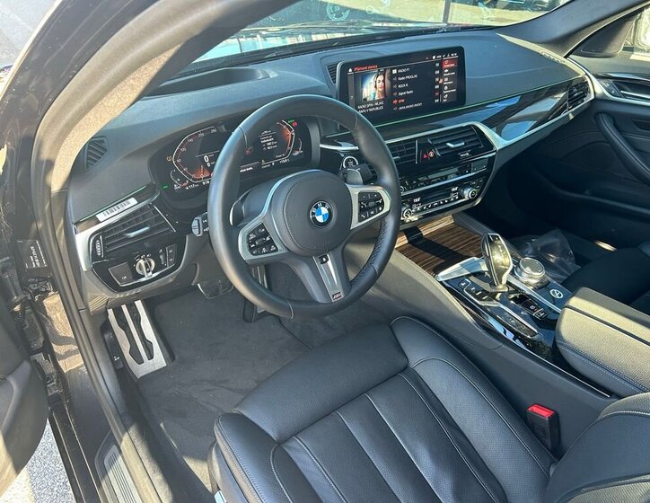 BMW Řada 5 Sedan / Limuzína 3,0 l 210 kw