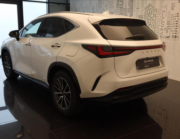 Lexus NX 450h+ 7