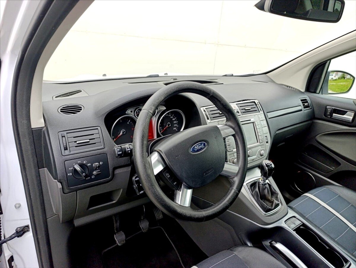 Ford Kuga SUV / Terénní 2,0 l 120 kw