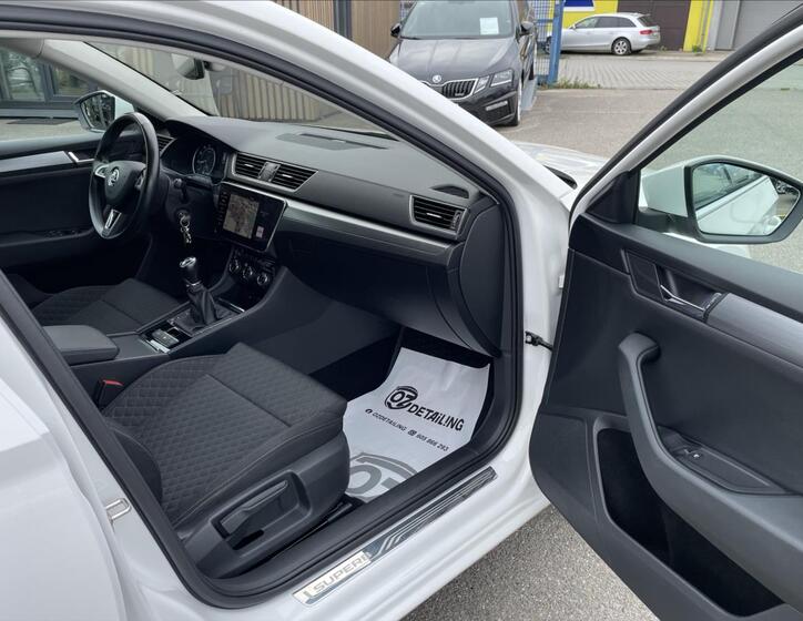 Škoda Superb 28