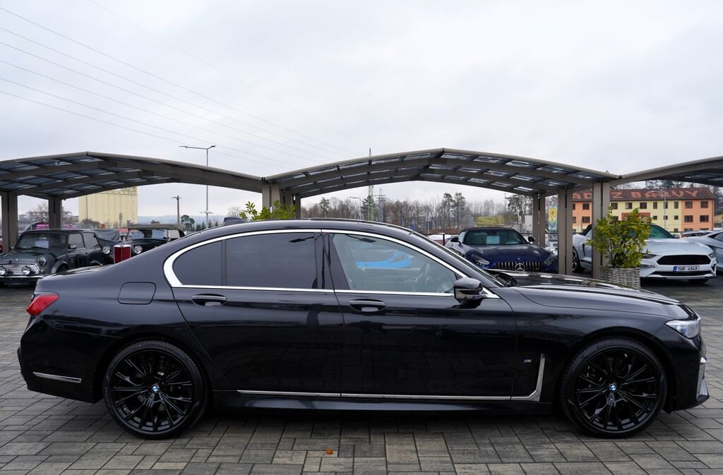 BMW Řada 7 Sedan 3,0 l 250 kw