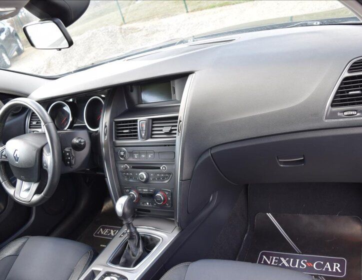 Renault Latitude Sedan / Limuzína 2,0 l 110 kw