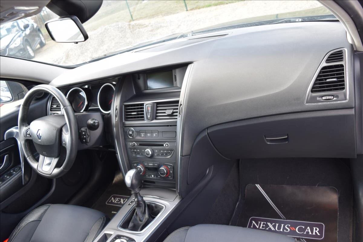 Renault Latitude Sedan / Limuzína 2,0 l 110 kw