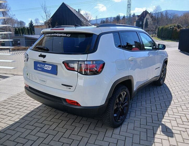 Jeep Compass SUV / Terénní 1,5 l 96 kw