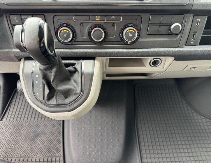 Volkswagen Transporter Skříň 2,0 l 110 kw