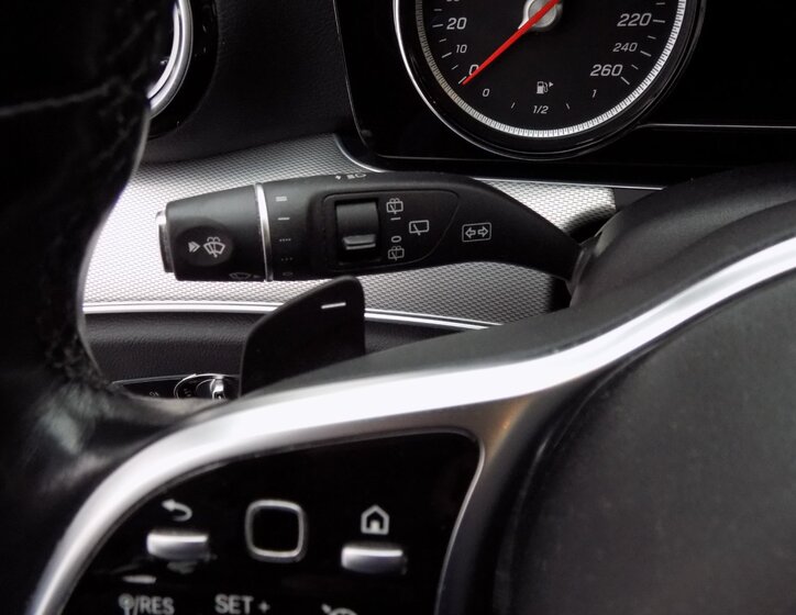 Mercedes-Benz Třídy E 27