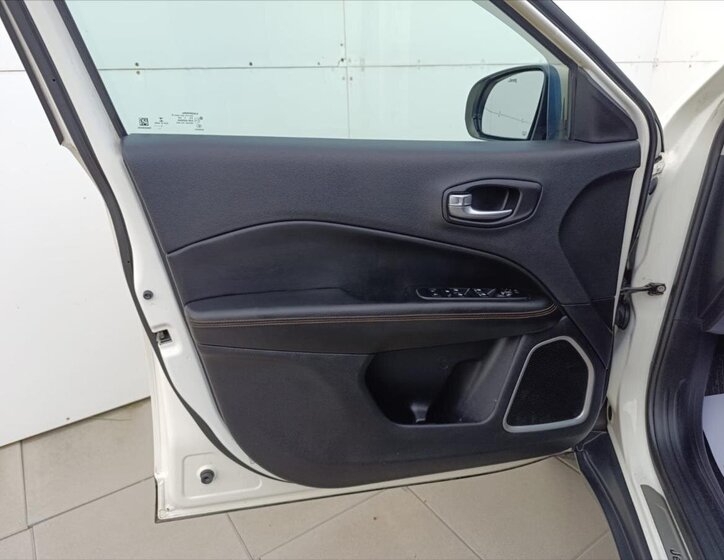 Jeep Compass SUV 2,0 l 125 kw