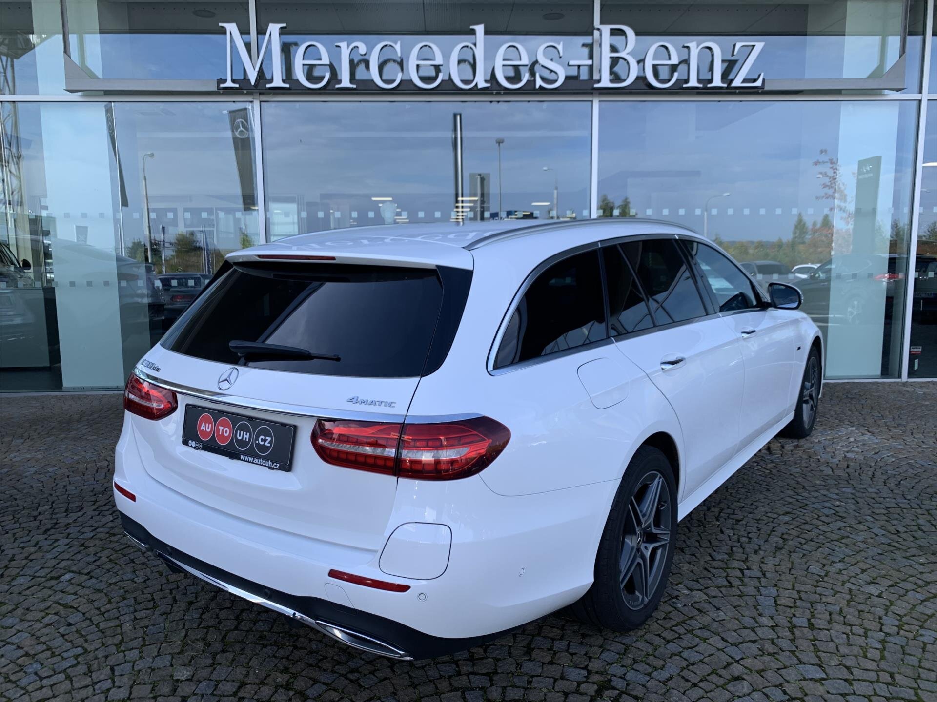 Mercedes-Benz Třídy E Kombi 2,0 l 143 kw