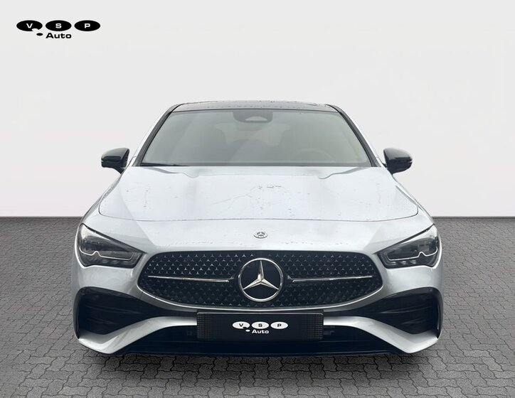 Mercedes-Benz CLA 8