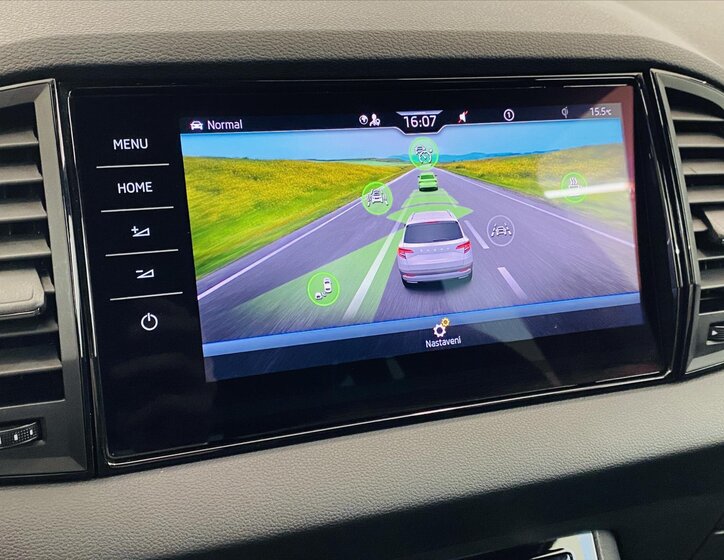 Škoda Karoq SUV / Terénní 1,5 l 110 kw