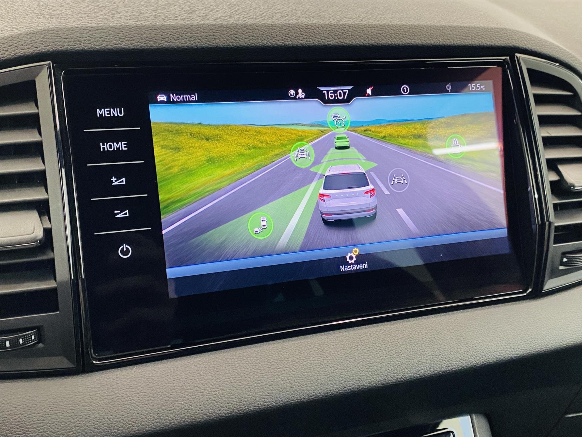 Škoda Karoq SUV / Terénní 1,5 l 110 kw