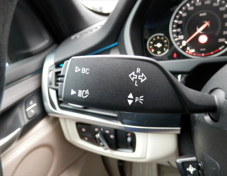 BMW X5 Kombi 3,0 l 190 kw