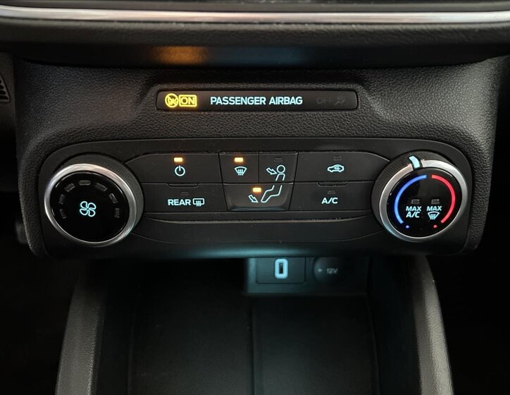 Ford Focus Hatchback 999,0 92 kw