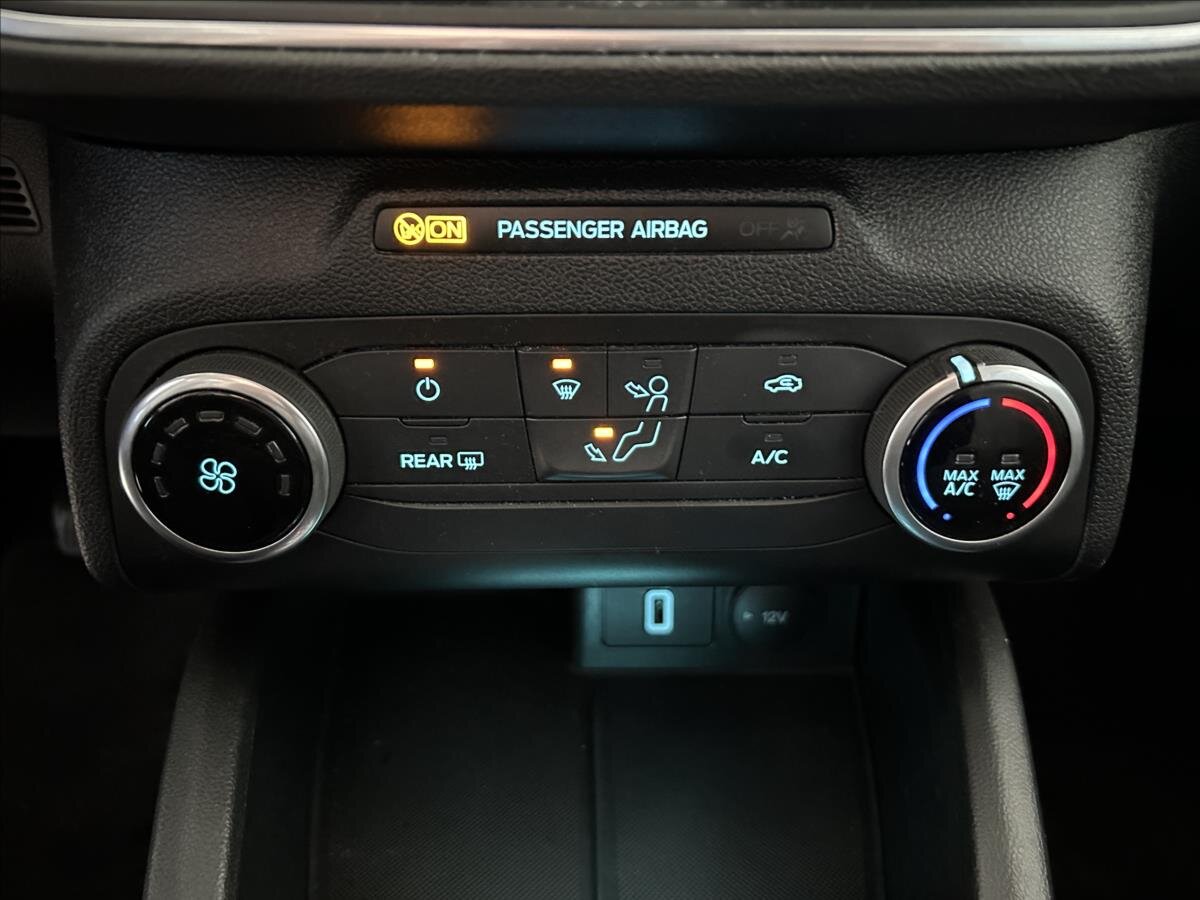 Ford Focus Hatchback 999,0 92 kw