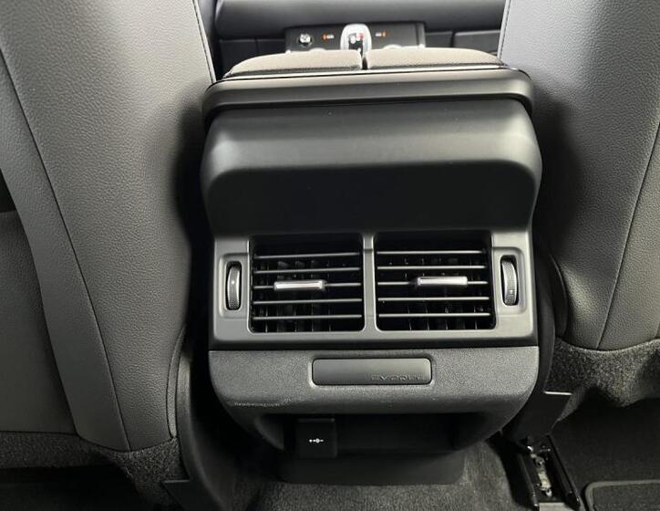 Land Rover Range Rover Evoque 28